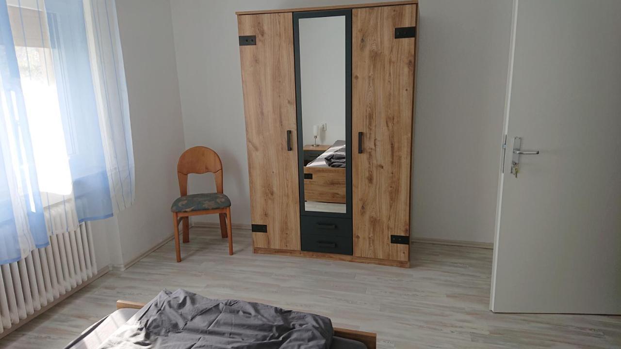 Apartment Ferienwohnung Vogt Зинцхайм Екстериор снимка